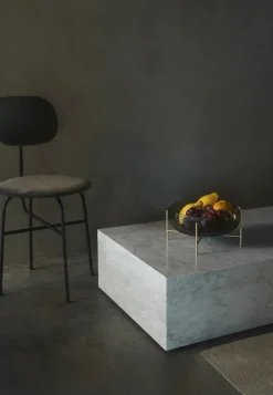 Plinth Low Sand Kunis Breccia marmor fra<Audo Copenhagen Online