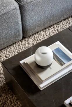 Plinth Low Sand Kunis Breccia marmor fra<Audo Copenhagen Online