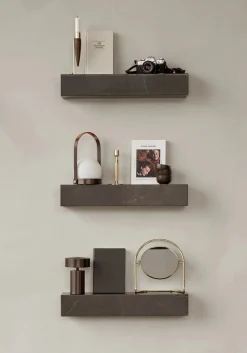 Plinth Shelf Grey Kendzo marmor fra<Audo Copenhagen Online