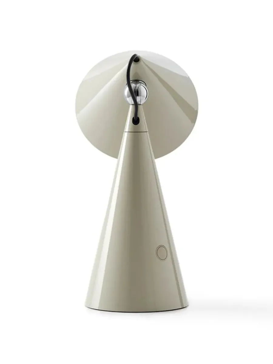 Pose Portable Bordlampe fra<Tom Dixon Clearance