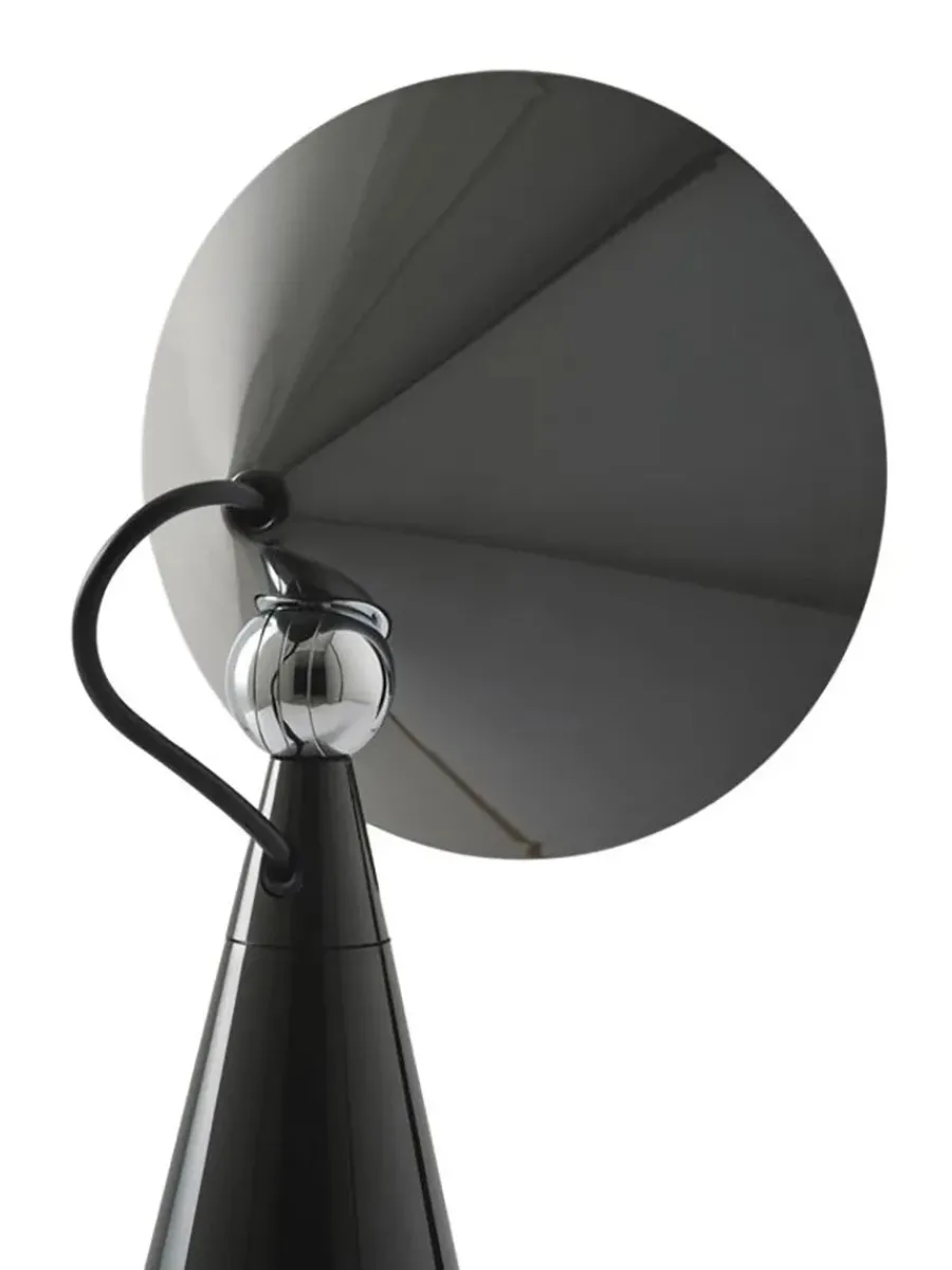 Pose Portable Bordlampe fra<Tom Dixon Clearance