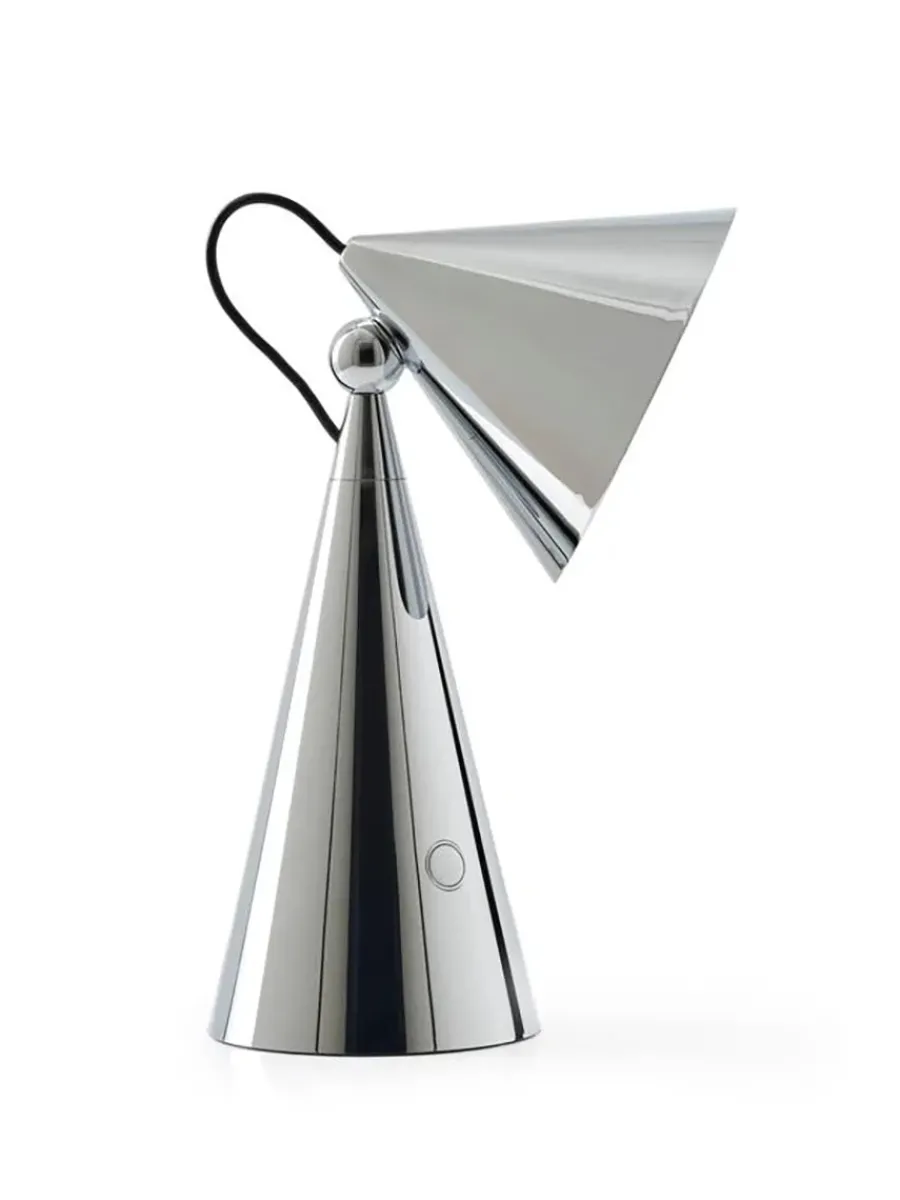 Pose Portable Bordlampe fra<Tom Dixon Clearance