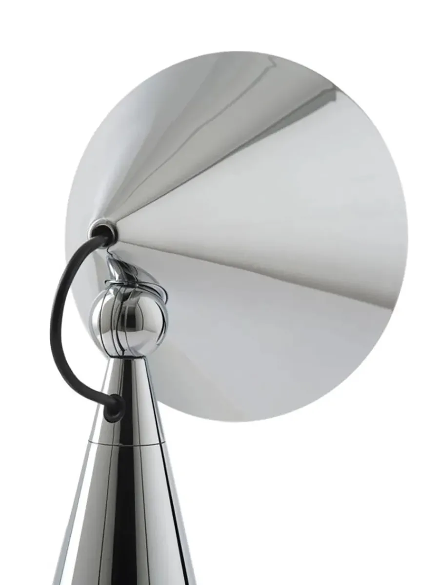 Pose Portable Bordlampe fra<Tom Dixon Clearance