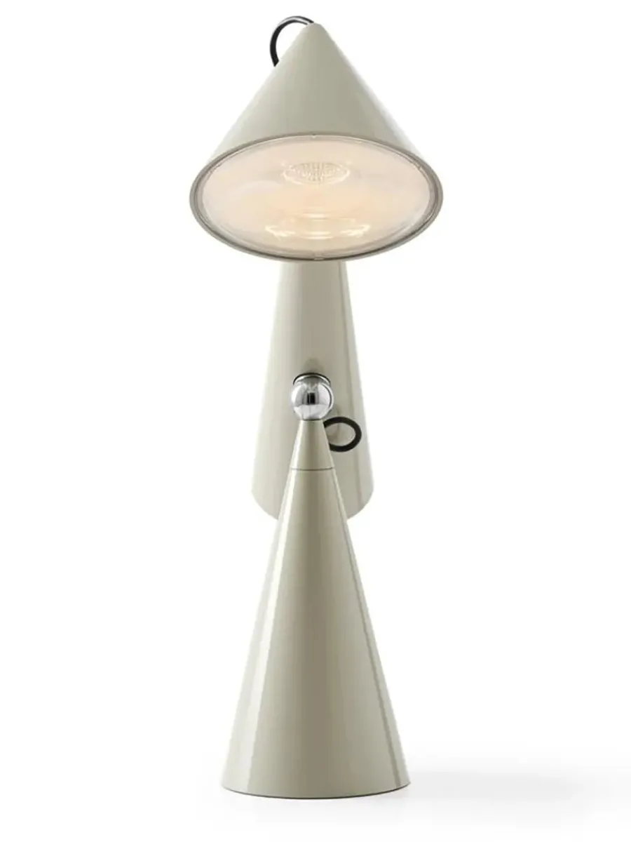 Pose Task LED Bordlampe fra<Tom Dixon Online