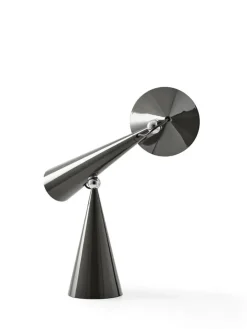 Pose Task LED Bordlampe fra<Tom Dixon Online