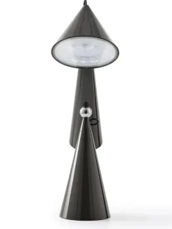 Pose Task LED Bordlampe fra<Tom Dixon Online