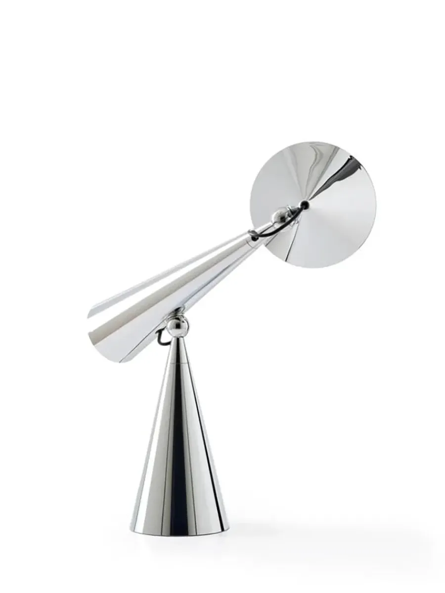 Pose Task LED Bordlampe fra<Tom Dixon Online