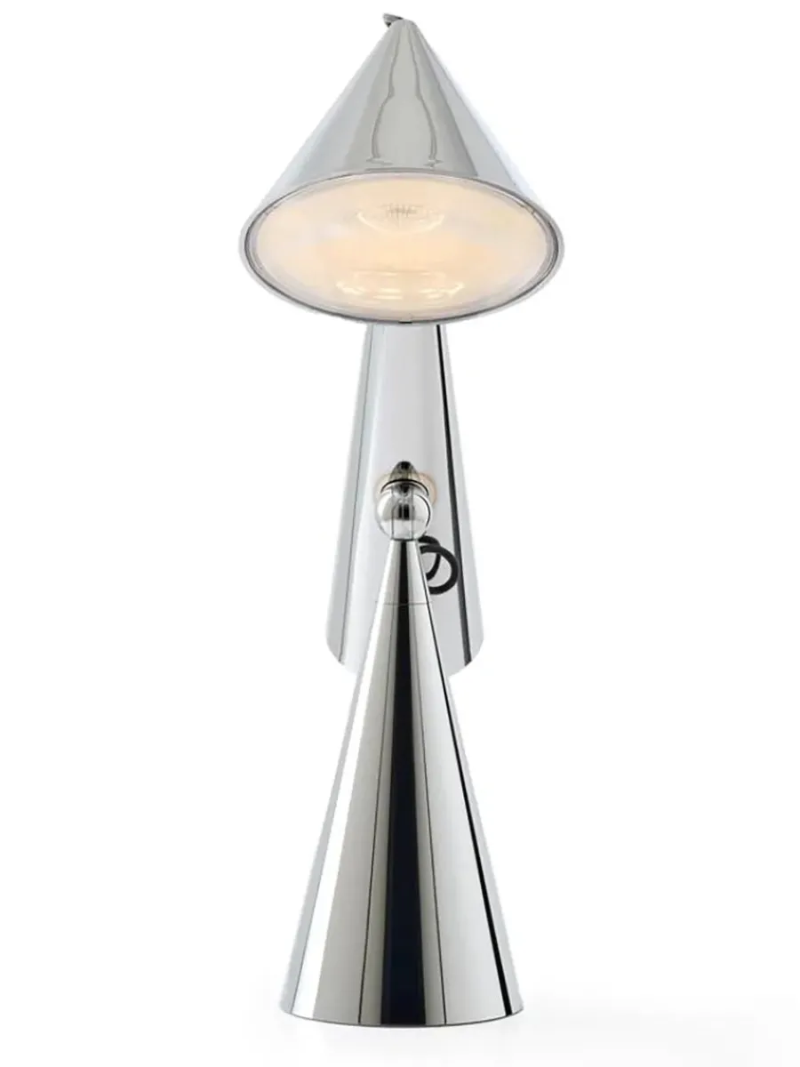 Pose Task LED Bordlampe fra<Tom Dixon Online