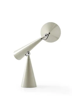 Pose Task LED Bordlampe fra<Tom Dixon Online