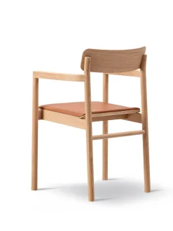 Post Spisebordsstol, sædepolstret max 95 læder fra<Fredericia Furniture Outlet