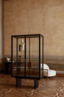 Private Vitrine fra<GUBI Discount