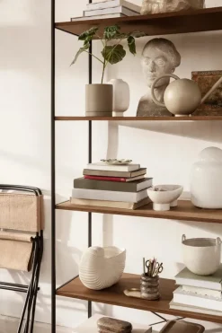 Punctual - Smoked Oak Shelf fra<Ferm Living Hot