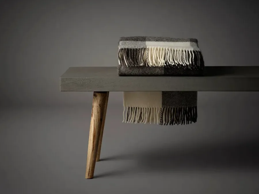 Ærø Plaid, grey white fra<Silkeborg Uldspinderi Best