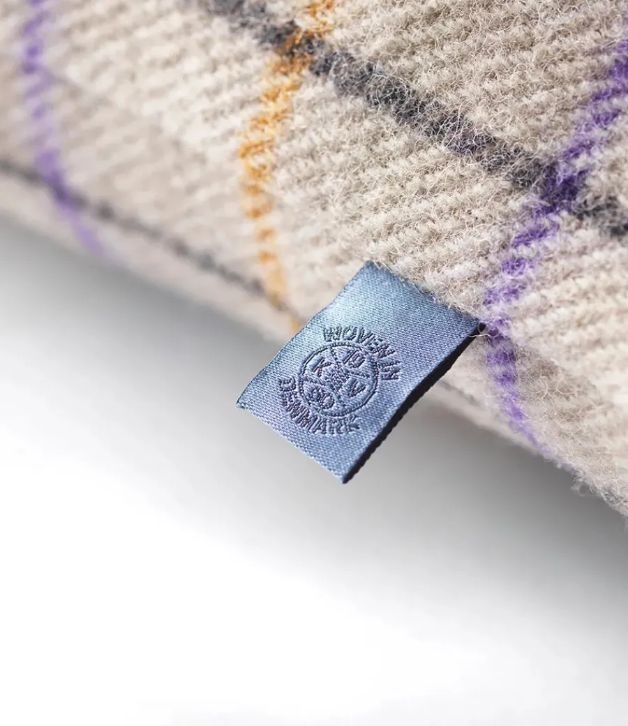 R36 Søndergade Pude, lilla hestedækken fra<FDB Møbler Best