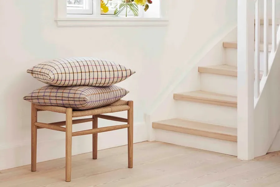 R36 Søndergade Pude, lilla hestedækken fra<FDB Møbler Best