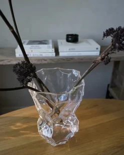 Reflection Vase, klar glas fra<Hein Studio Outlet