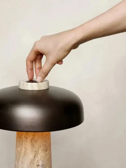 Reverse Table Lamp fra<Audo Copenhagen Hot