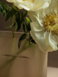 Ridge Vase, white frosted glass fra<Muuto Best