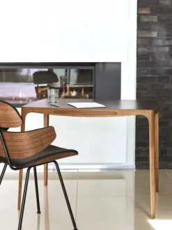 Ro skrivebord AK1310 fra<Naver Collection