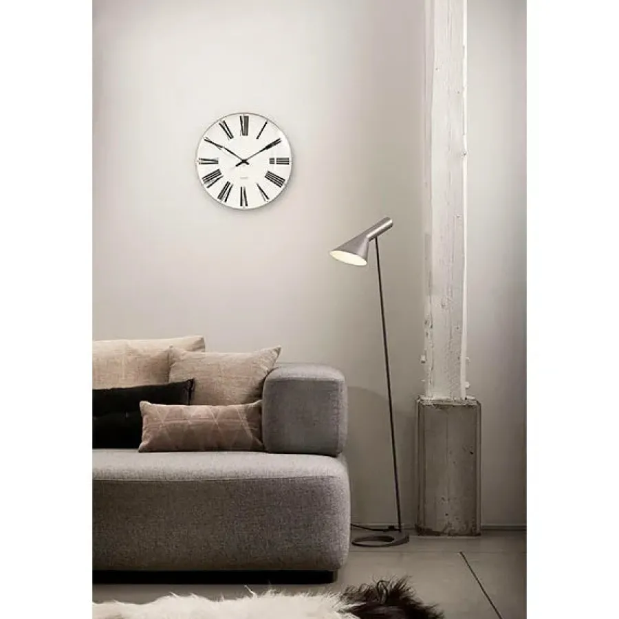 Roman Vægur af Arne Jacobsen (Ø: 16)<Arne Jacobsen Clocks Outlet