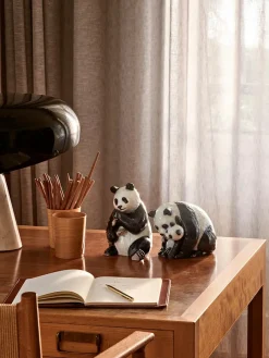 Figurine Panda, spisende 18 cm<Royal Copenhagen Hot