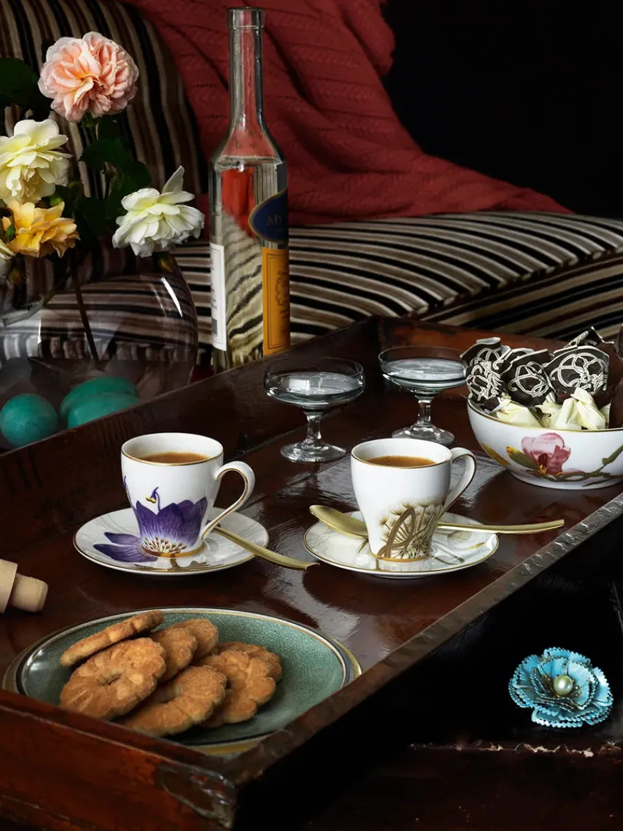 Flora højhankskop med underkop, Iris<Royal Copenhagen Clearance