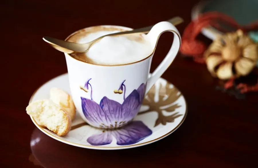 Flora højhankskop med underkop, Rhododendron<Royal Copenhagen Discount