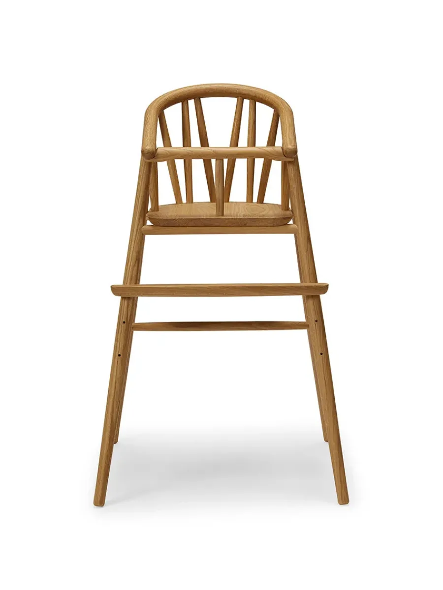 Saga Højstol, eg fra<Oaklings