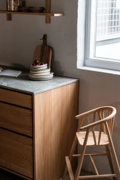 Saga Højstol, eg fra<Oaklings