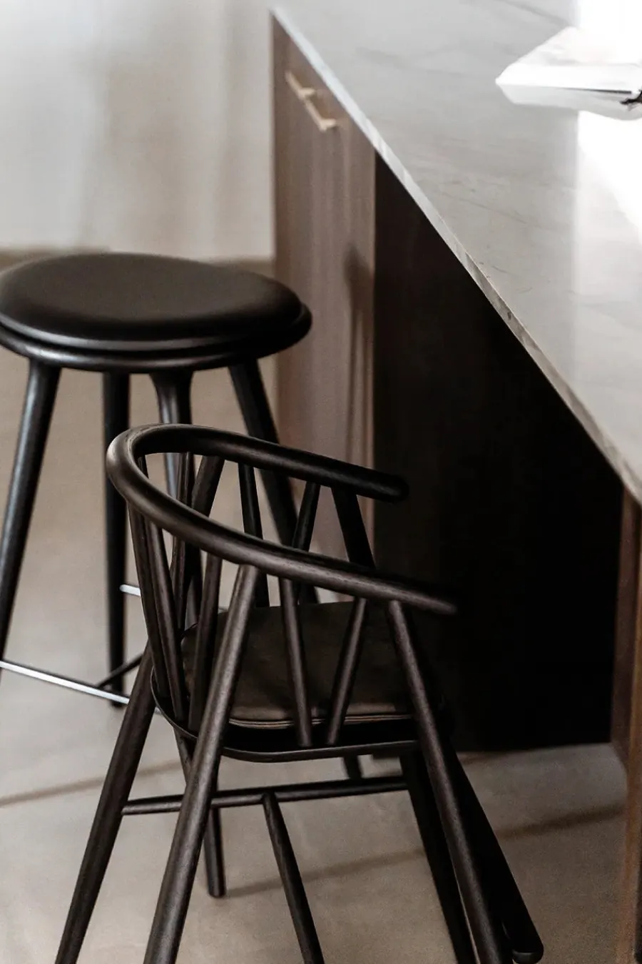 Saga Højstol, eg fra<Oaklings