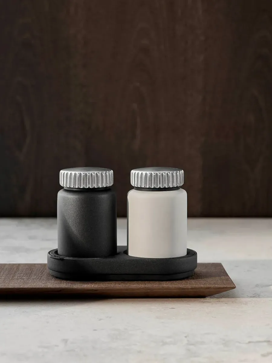 Salt og peber sæt, sort og grå fra<Vipp Clearance