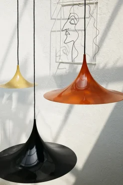 Semi Pendel fra<GUBI Online