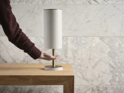 Sensorstyret håndsprit- og sæbedispenser, bordmonteret i hvid fra<VOLA