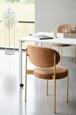 Serie 430 spisestol, messing af Verner Panton<Verpan