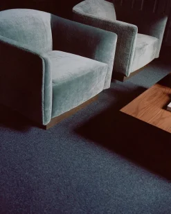 Shore Lounge Chair Plinth, umber fra<New Works Best