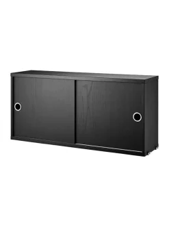 Skab m. Skydelåger fra String<String Furniture Outlet