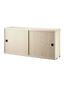 Skab m. Skydelåger fra String<String Furniture Outlet