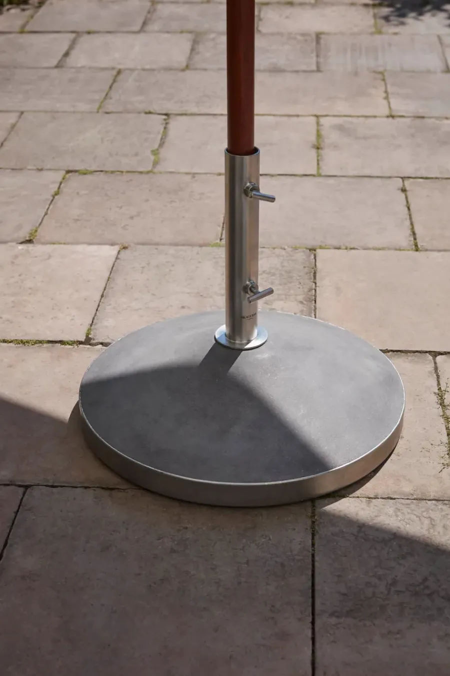 Skagerak Capri parasolfod 30 kg fra<Fritz Hansen