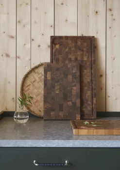 Skagerak Dania skærebræt 40x24 fra<Fritz Hansen Hot