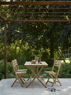 Skagerak Selandia Sæt, 2 stole og bord 75 fra<Fritz Hansen Clearance