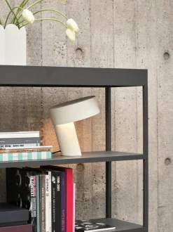 Slant bordlampe fra<HAY Discount