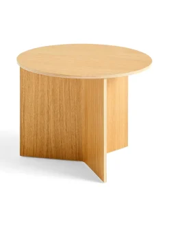 Slit borde i træ fra<HAY New