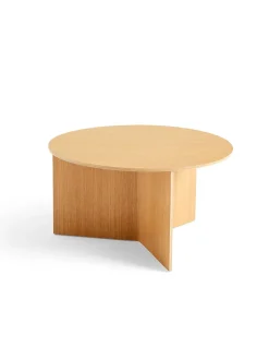 Slit borde i træ fra<HAY New