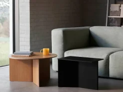 Slit borde i træ fra<HAY New