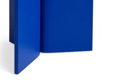 Slit borde i træ fra<HAY New