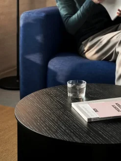 Slit borde i træ fra<HAY New