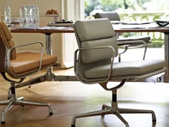 Soft Pad Chair EA 217 Kontorstol, cognac læder/krom stel fra<Vitra Outlet