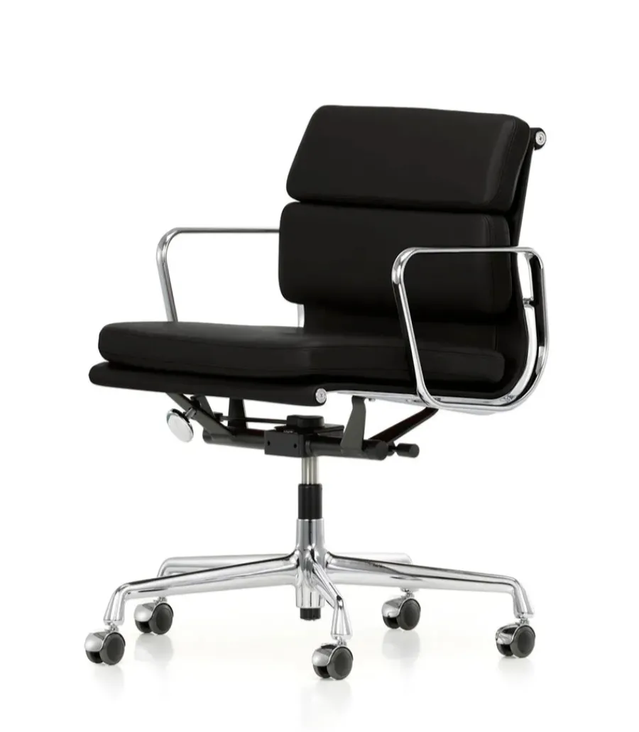 Soft Pad Chair EA 217 Kontorstol, sort læder/krom stel fra<Vitra
