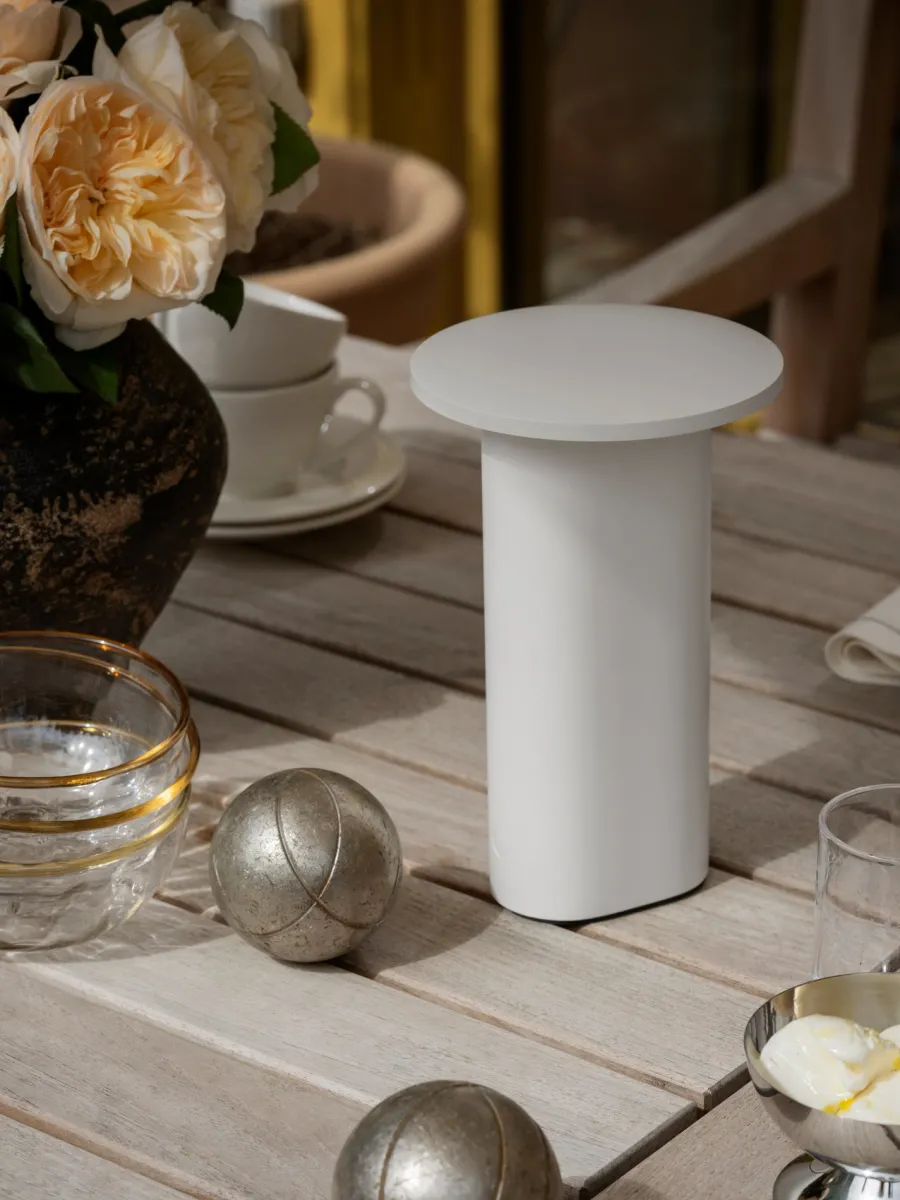 Solae Portable lampe af Cecilie Manz<Fritz Hansen Clearance