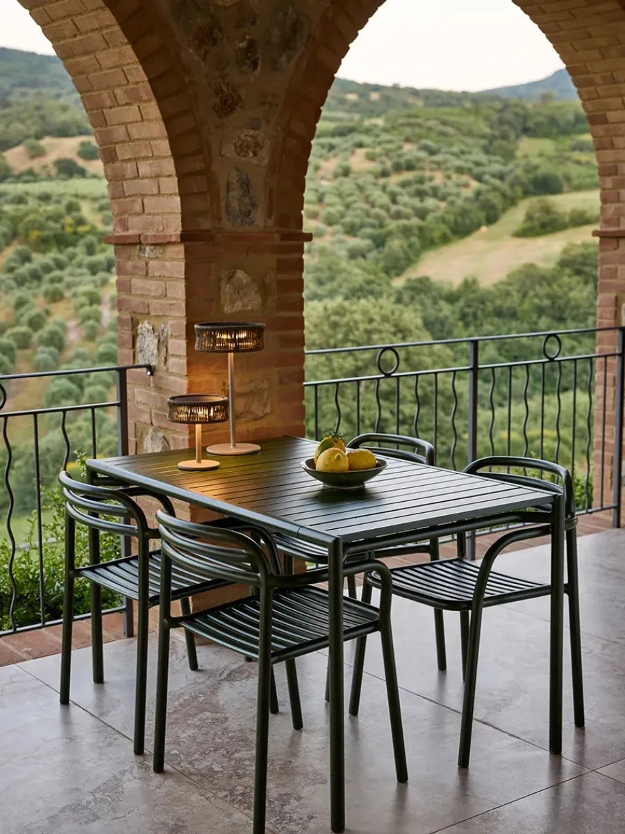 Special Edition Bliss Dining Table 133x81 cm, black fra<Cane-line New